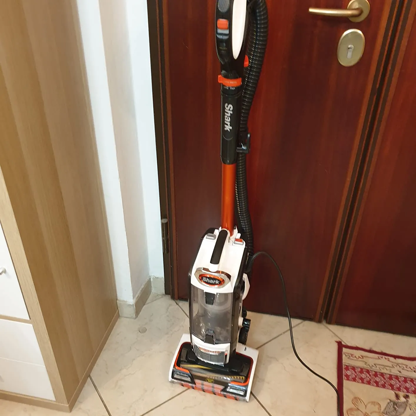 Shark NZ801EU Aspirapolvere con Filo 0,83L