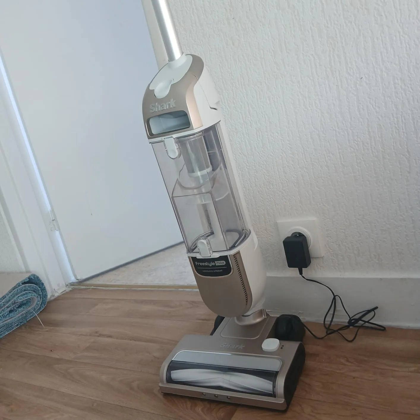 Shark Freestyle Max SV2002EU aspirapolvere senza fili multisuperficie