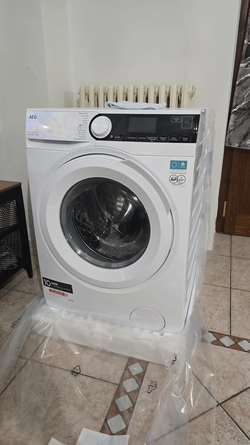 AEG Serie 700 ProSteam LR7H114AW lavatrice 11 kg classe A
