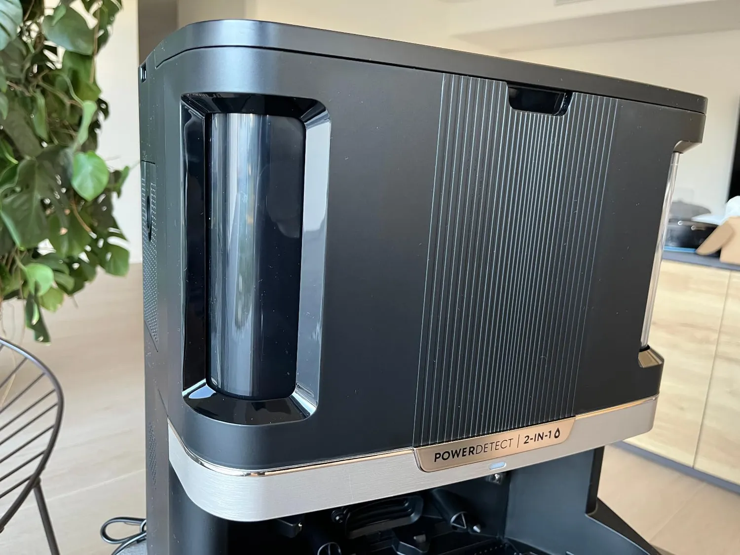 Shark PowerDetect NeverTouch Pro robot aspirapolvere nero 60 giorni