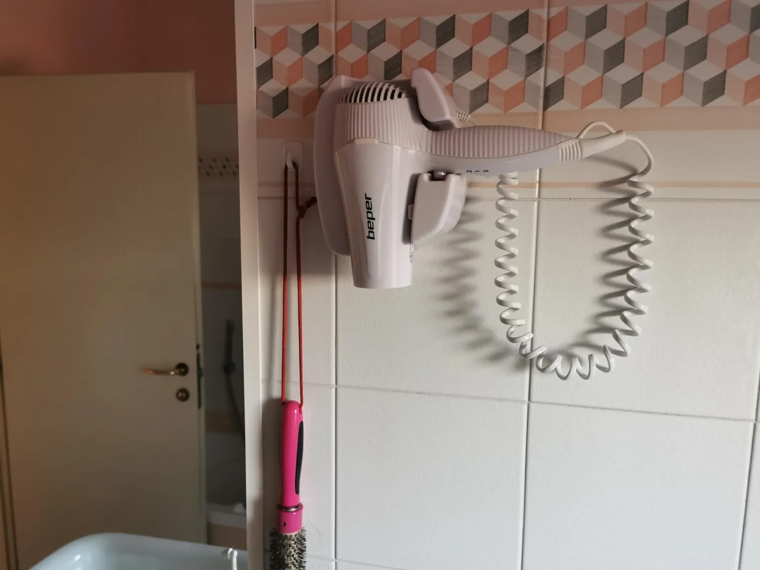 Beper 40.490 phon da parete 2000W con supporto