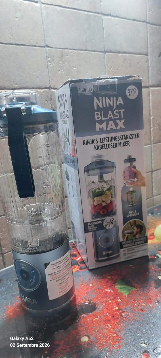 Ninja Blast Max Frullatore Portatile 570ml Grigio