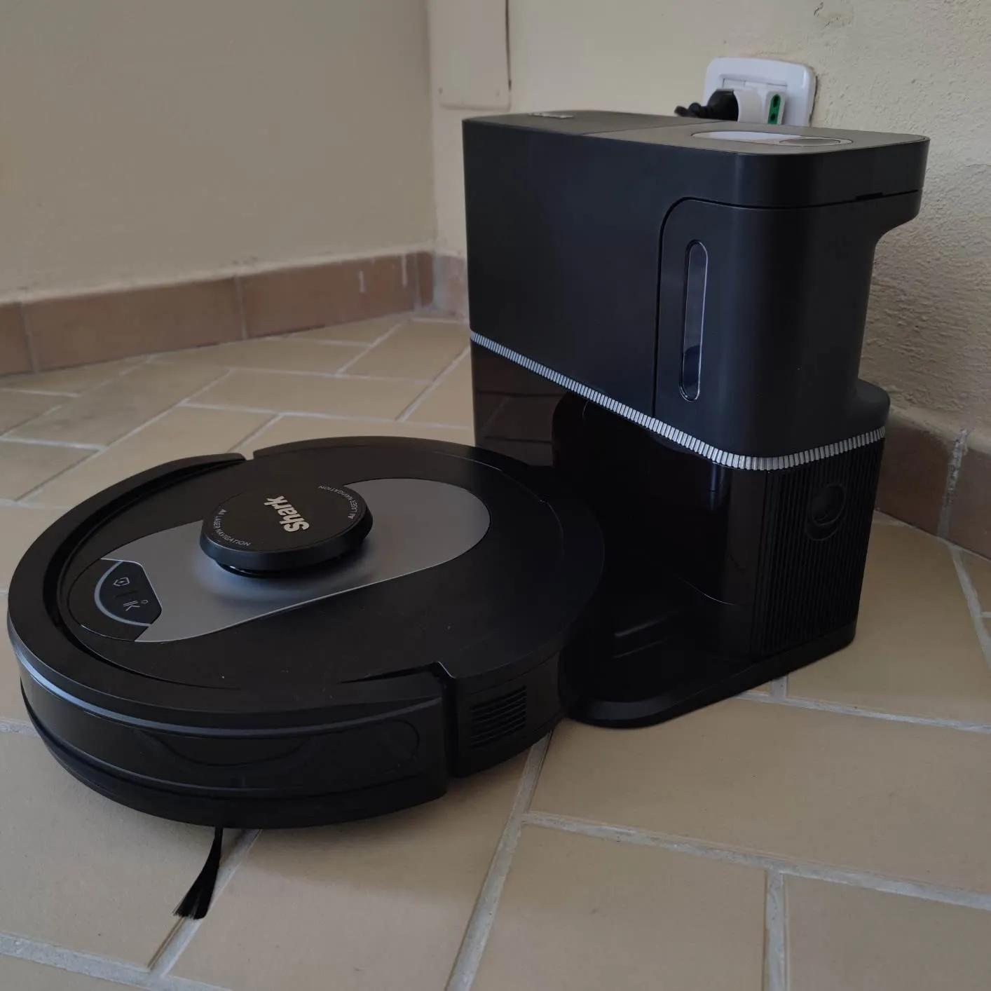 Shark AI 360 RV2500SEU Robot Aspirapolvere 120min Base