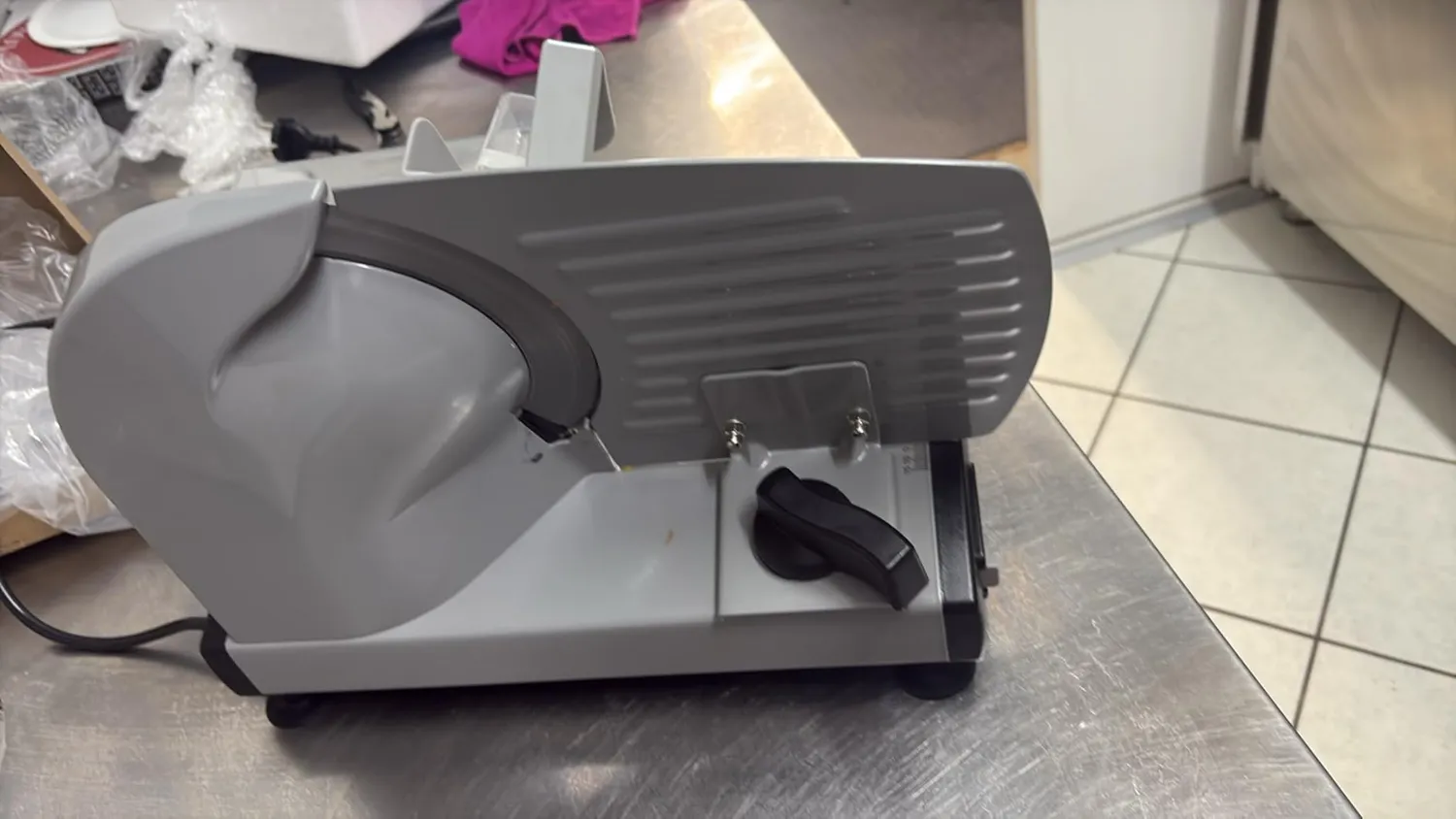 Yashe Affettatrice Elettrica 2 Lame Vassoio 200W 19cm