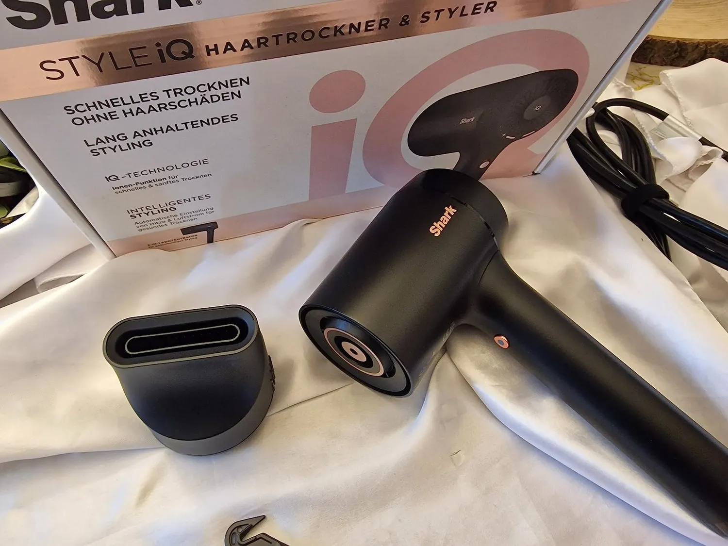 Shark Style iQ HD102EU asciugacapelli ionico nero 1600W