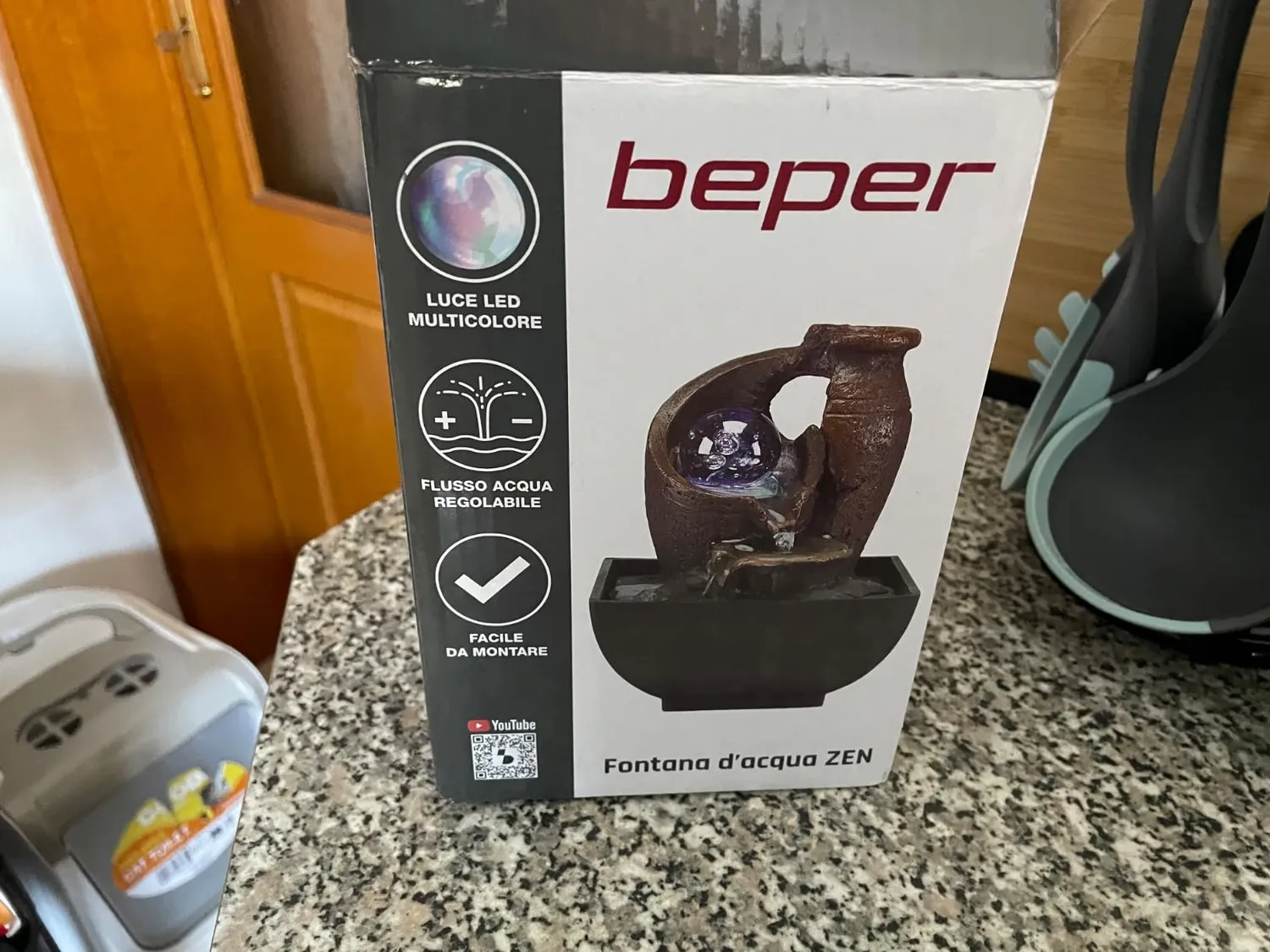 Beper Zen Anfora fontanella da interno nera con LED