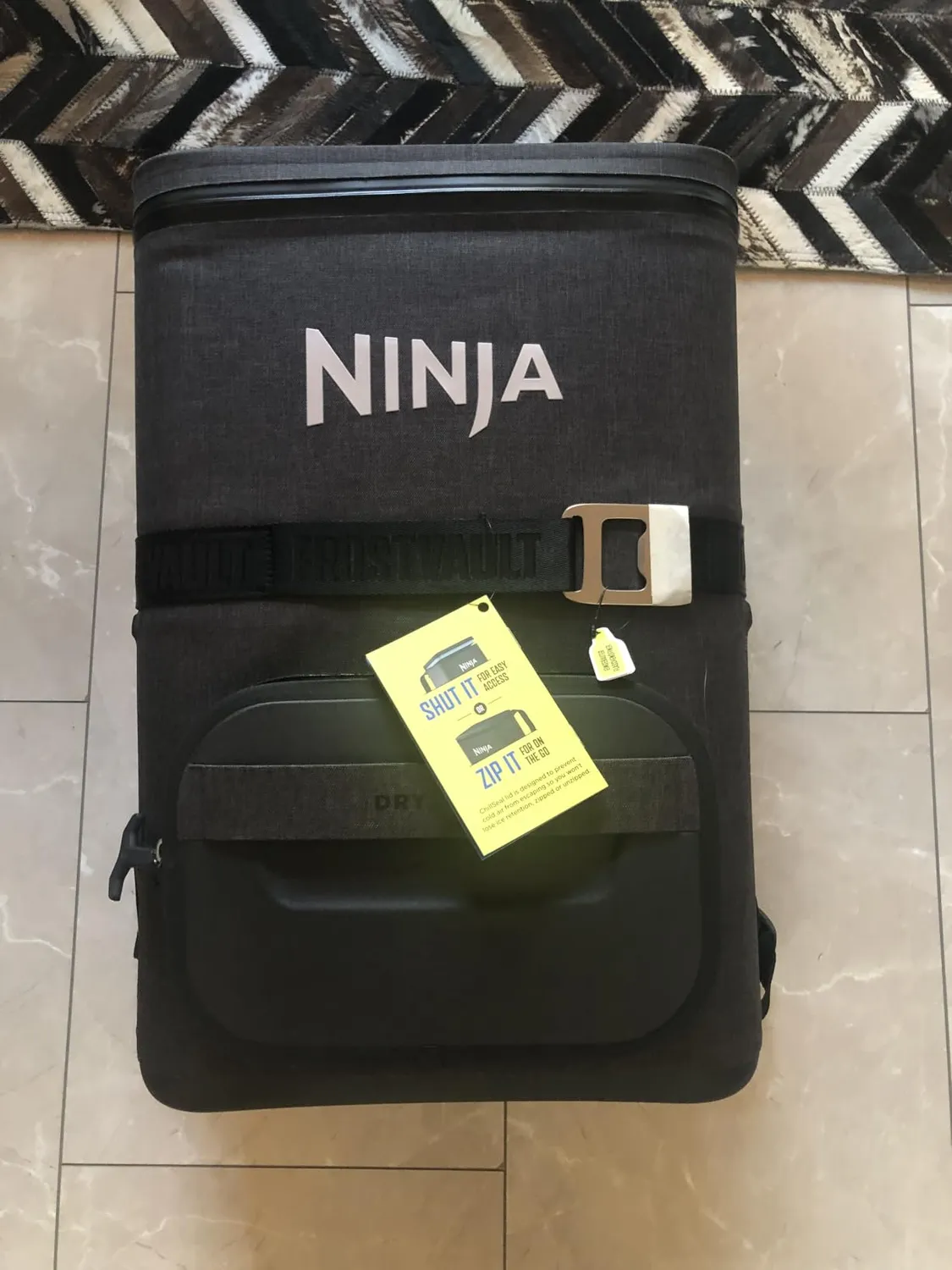 Ninja FrostVault Go Zaino Frigo 17L Grigio 24 Lattine