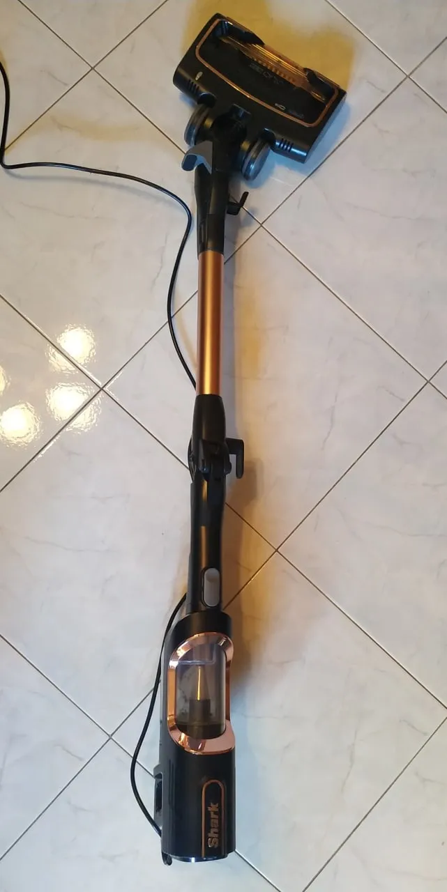 Shark HZ500EUT aspirapolvere filo rosa 10m pet
