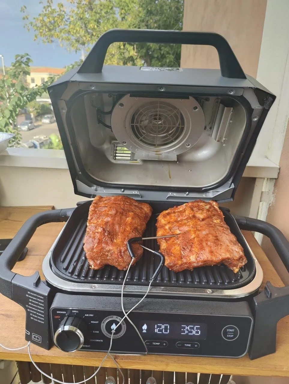 Ninja Woodfire barbecue elettrico 7in1 grigio