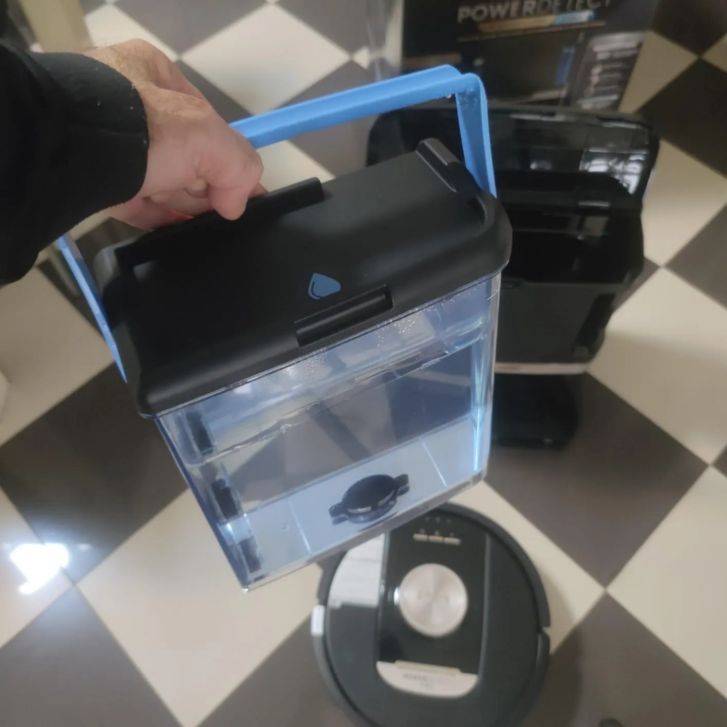 Shark PowerDetect NeverTouch Pro robot aspirapolvere nero 60 giorni
