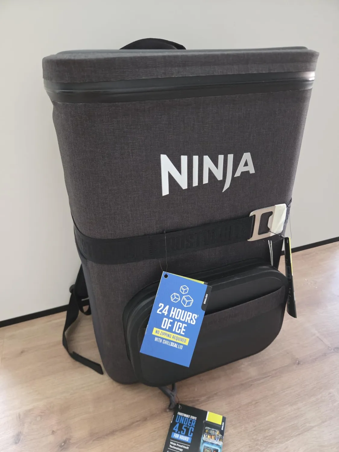 Ninja FrostVault Go Zaino Frigo 17L Grigio 24 Lattine