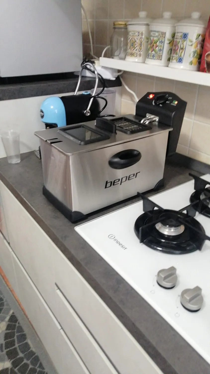 Beper P101FRI100 Friggitrice 1 L 950W con Oblò Nera