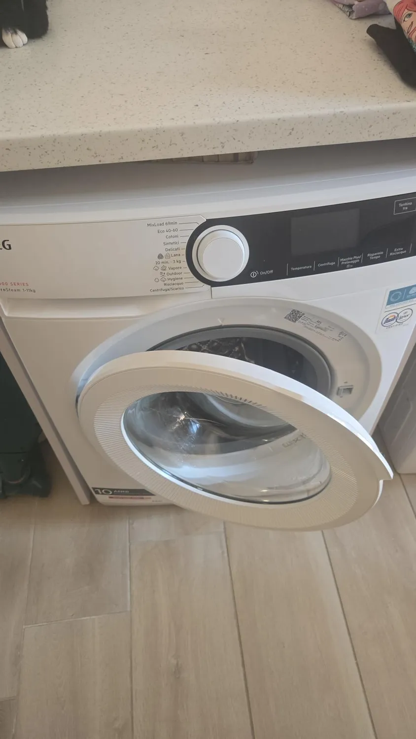 AEG Serie 700 ProSteam LR7H114AW lavatrice 11 kg classe A