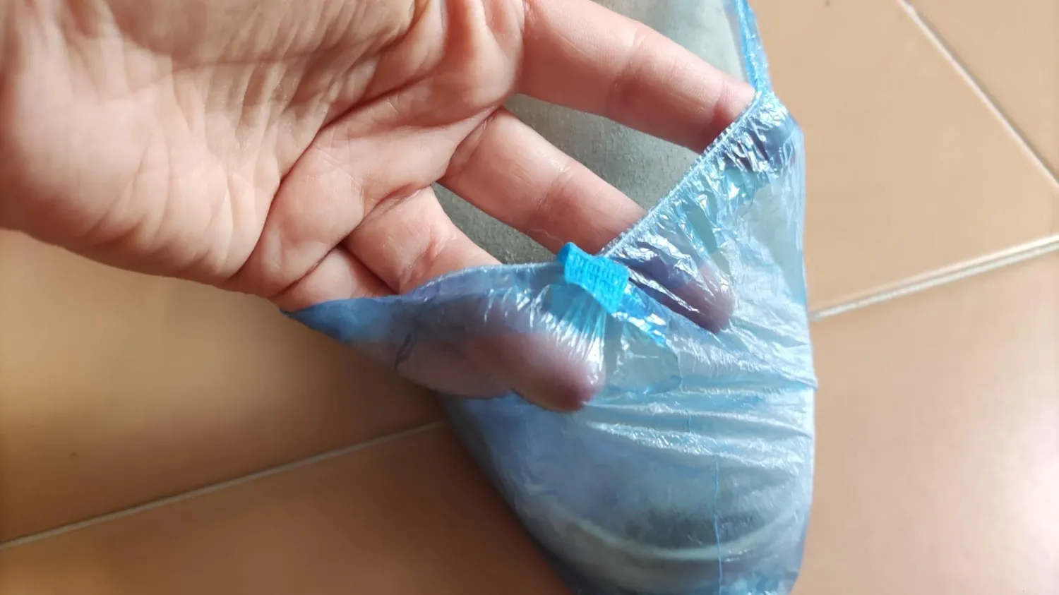 BEPER C206UTI006 Copriscarpe Monouso Blu 100 pezzi
