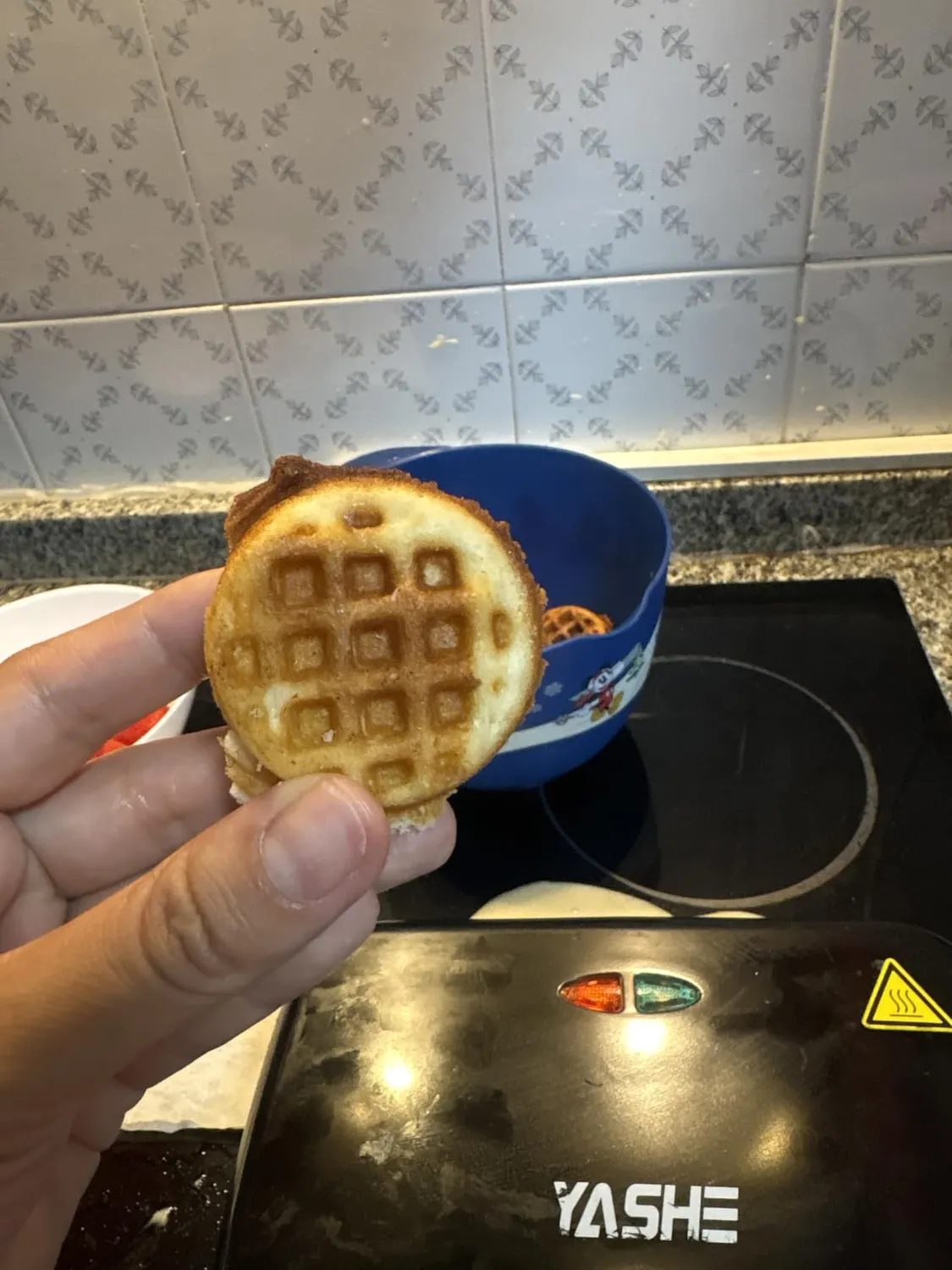 Yashe Waffle Maker Compatto 8 Mini Waffle Antiaderente