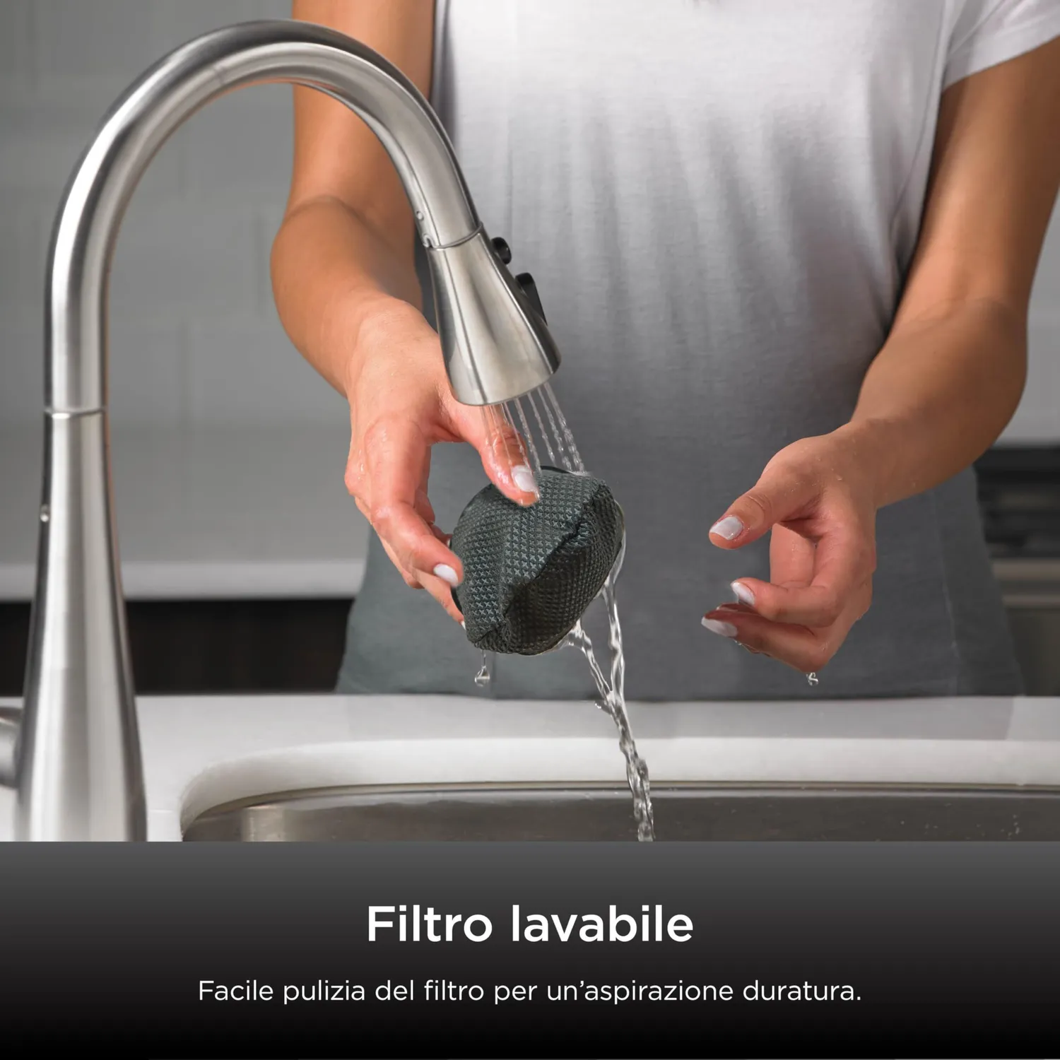 Shark Aspirabriciole senza filo portatile con pet tool nero