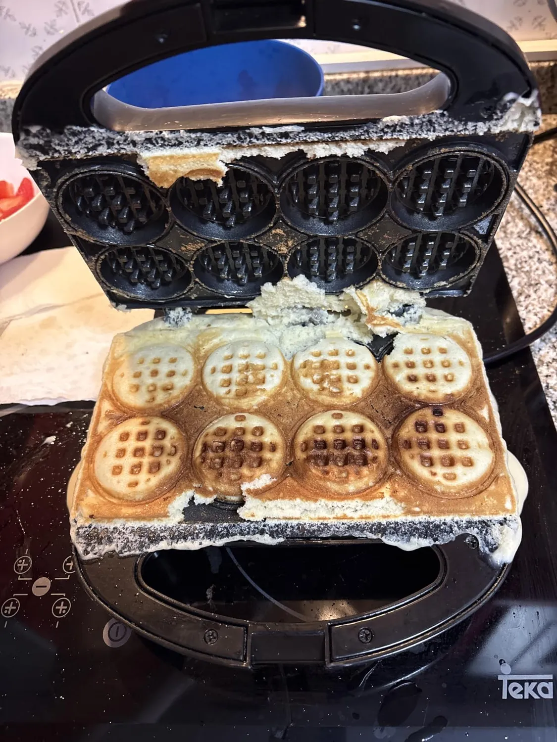 Yashe Waffle Maker Compatto 8 Mini Waffle Antiaderente