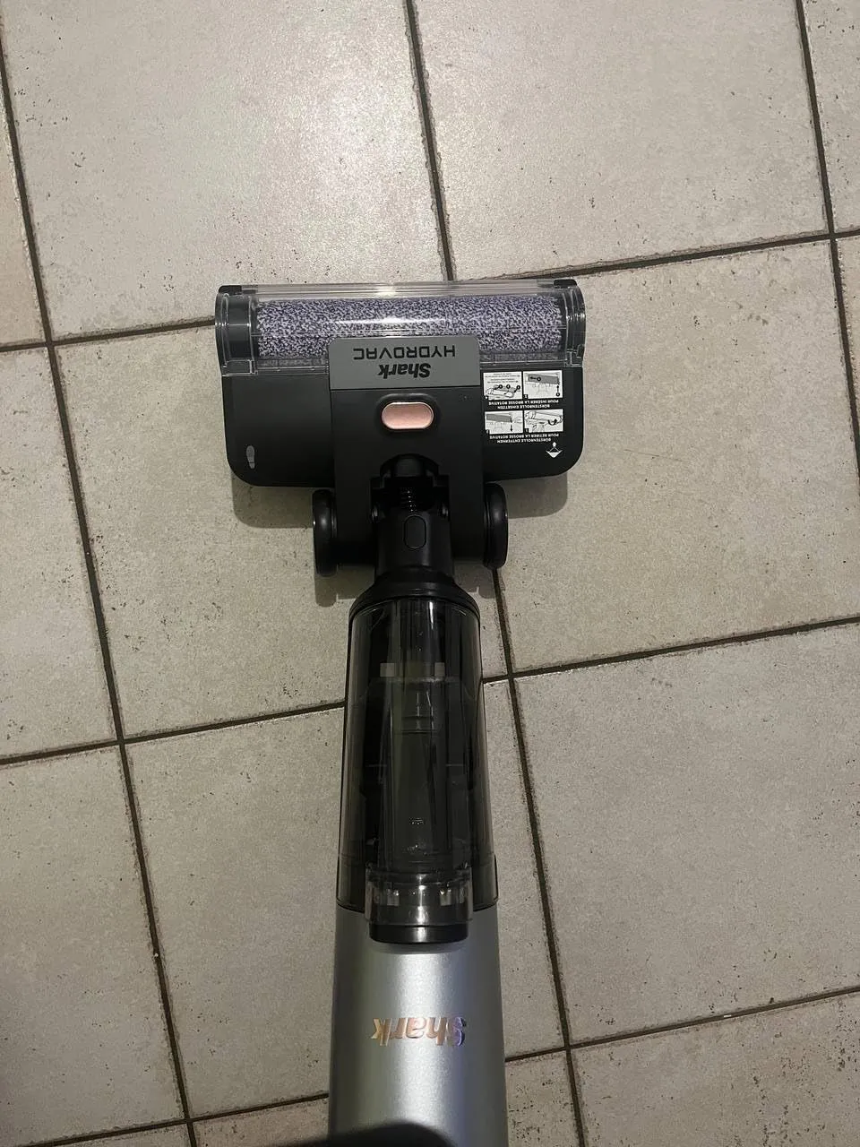 Shark HydroVac lavapavimenti senza filo nero