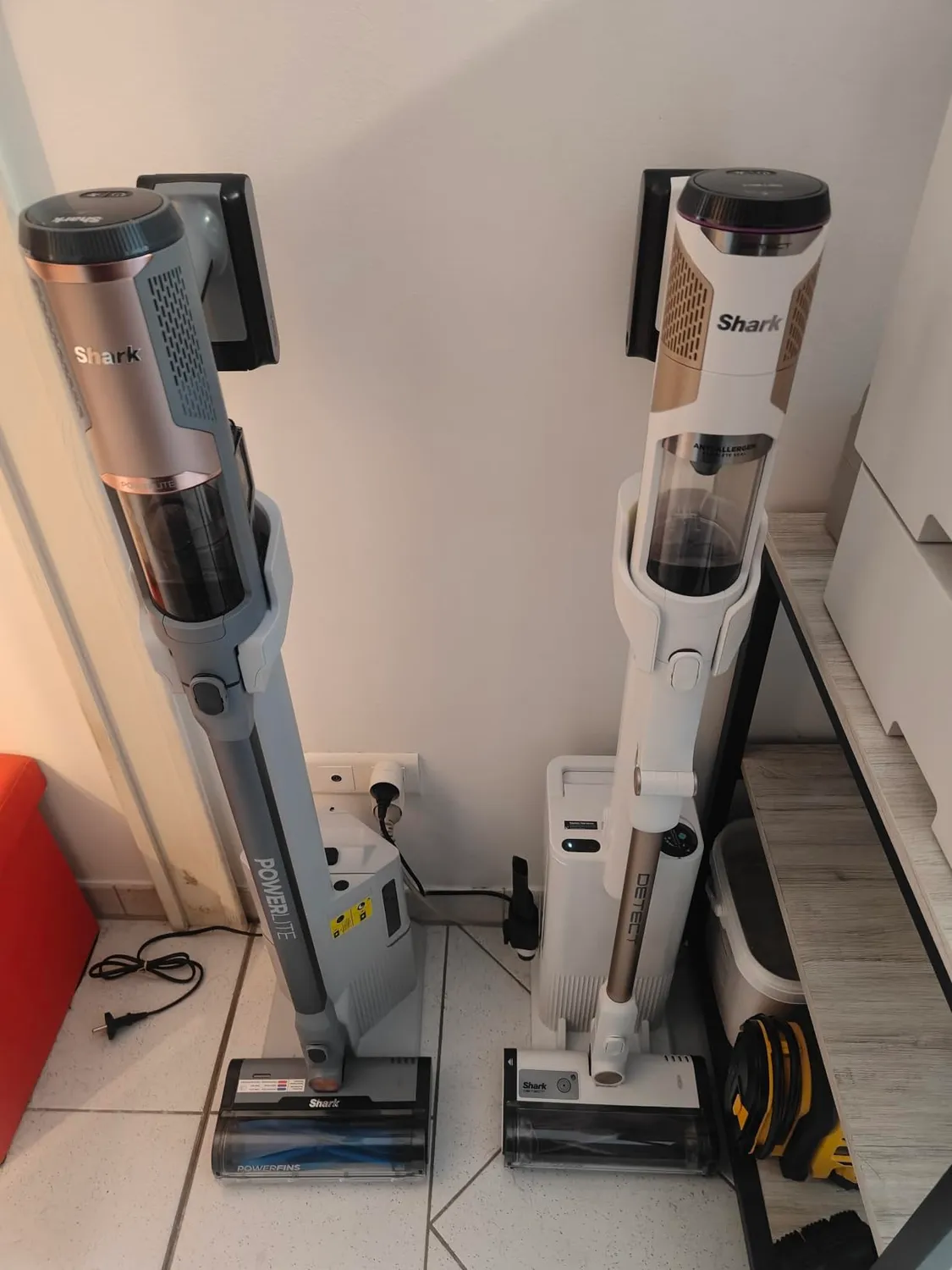 Shark PowerLite Clean & Empty Pet Aspirapolvere Turchese 40 Min