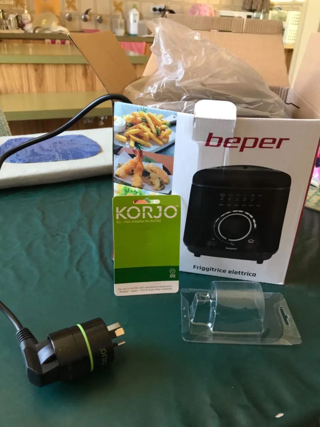 Beper P101FRI100 Friggitrice 1 L 950W con Oblò Nera