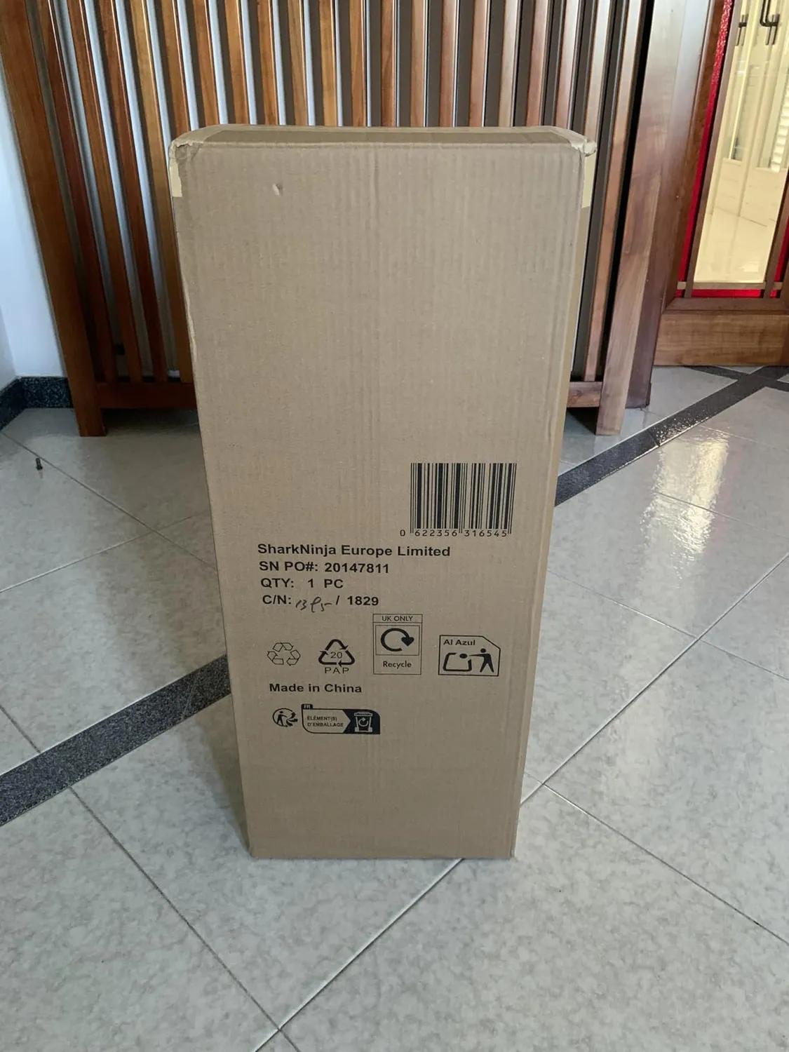 Shark PowerPro IZ382EUT aspirapolvere senza filo ottone chiaro