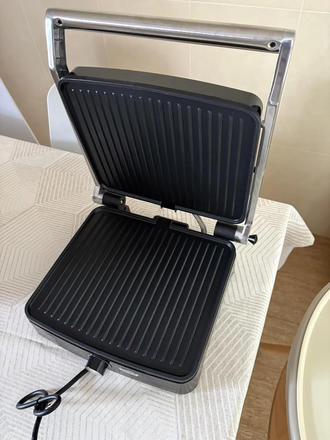 YASHE piastra panini 2000W 4 fette apribile 180°