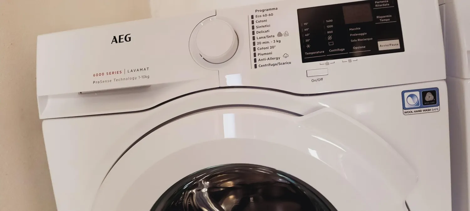 AEG Serie 6000 LR6G94OW Lavatrice 9 Kg ProSense Bianca