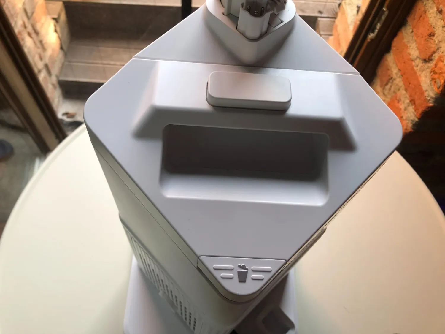 Shark Clean & Empty Aspirapolvere Senza Filo base auto
