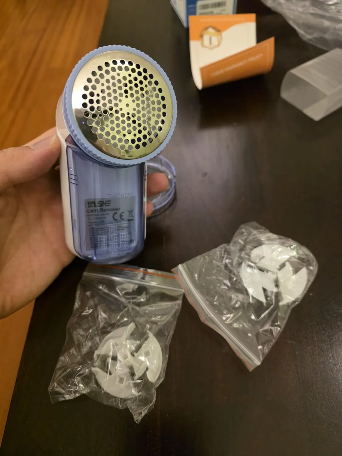 YASHE Leva Pelucchi Elettronico a Batteria con 2 Lame