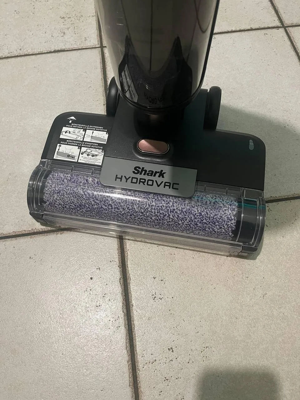 Shark HydroVac lavapavimenti senza filo nero